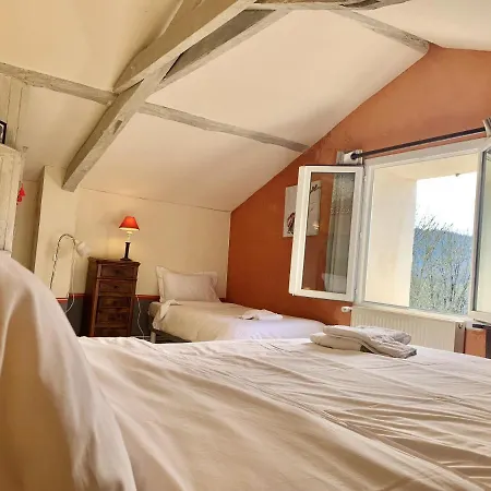 Prázdninový dům Maison Accueillante A Saint-gery Avec Piscine Partagee *
