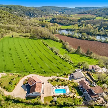 Prázdninový dům Maison Accueillante A Saint-gery Avec Piscine Partagee