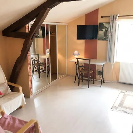 Prázdninový dům Maison Accueillante A Saint-gery Avec Piscine Partagee *