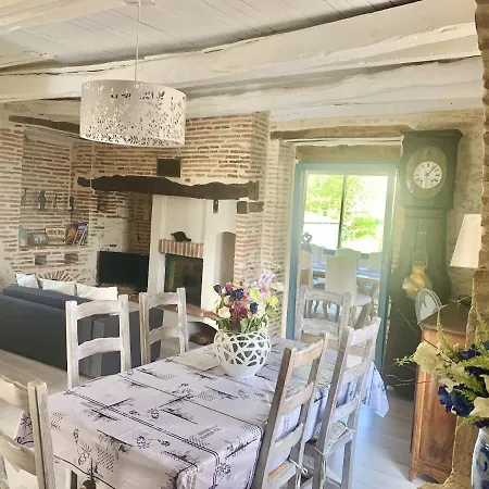 Maison Accueillante A Saint-gery Avec Piscine Partagee Holiday home