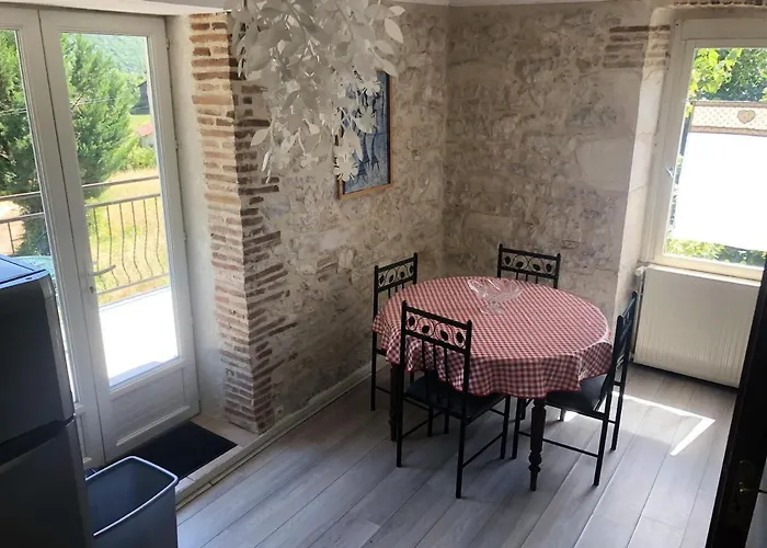 Maison Accueillante à Saint-géry Avec Piscine Partagée Saint-Géry