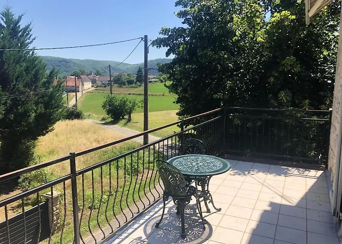 Maison Accueillante à Saint-géry Avec Piscine Partagée Casa vacanze Saint-Géry